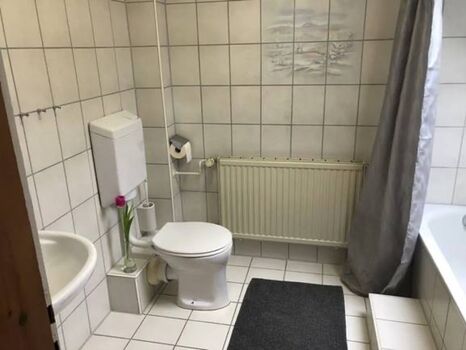 Oberschwaben Zentral Monteurunterkunft - WLAN kostenfreie Parkplätze Bild 5