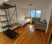 2. Bett im Schlafzimmer im EG