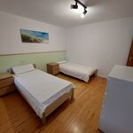 Schlafzimmer mit 2 Einzelbetten im OG