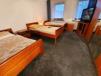 Möblierte Zimmer – WLAN, TV & Parkplätze | Nähe A7 & Flughafen Obrázok 9