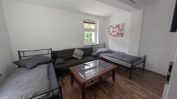 Ferienwohnung Monteurzimmer 2/2 1.OG ruhige Lage 4 Personen, 2 Zimmer Bild 3