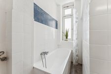 Bad mit Badewanne