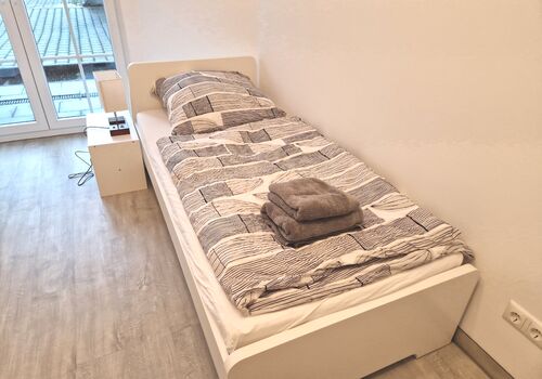 Wohnung vor Frankfurt/Flughafen/Industriepark Höchst Bild 2