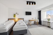 OARA - Multiple Apartments (1-13 Guests) - WIFI - TV - free Parking Bild 28
