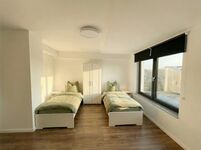 Neubau-Unterkunft mit 50+ Betten, voll ausgestattet Picture 3