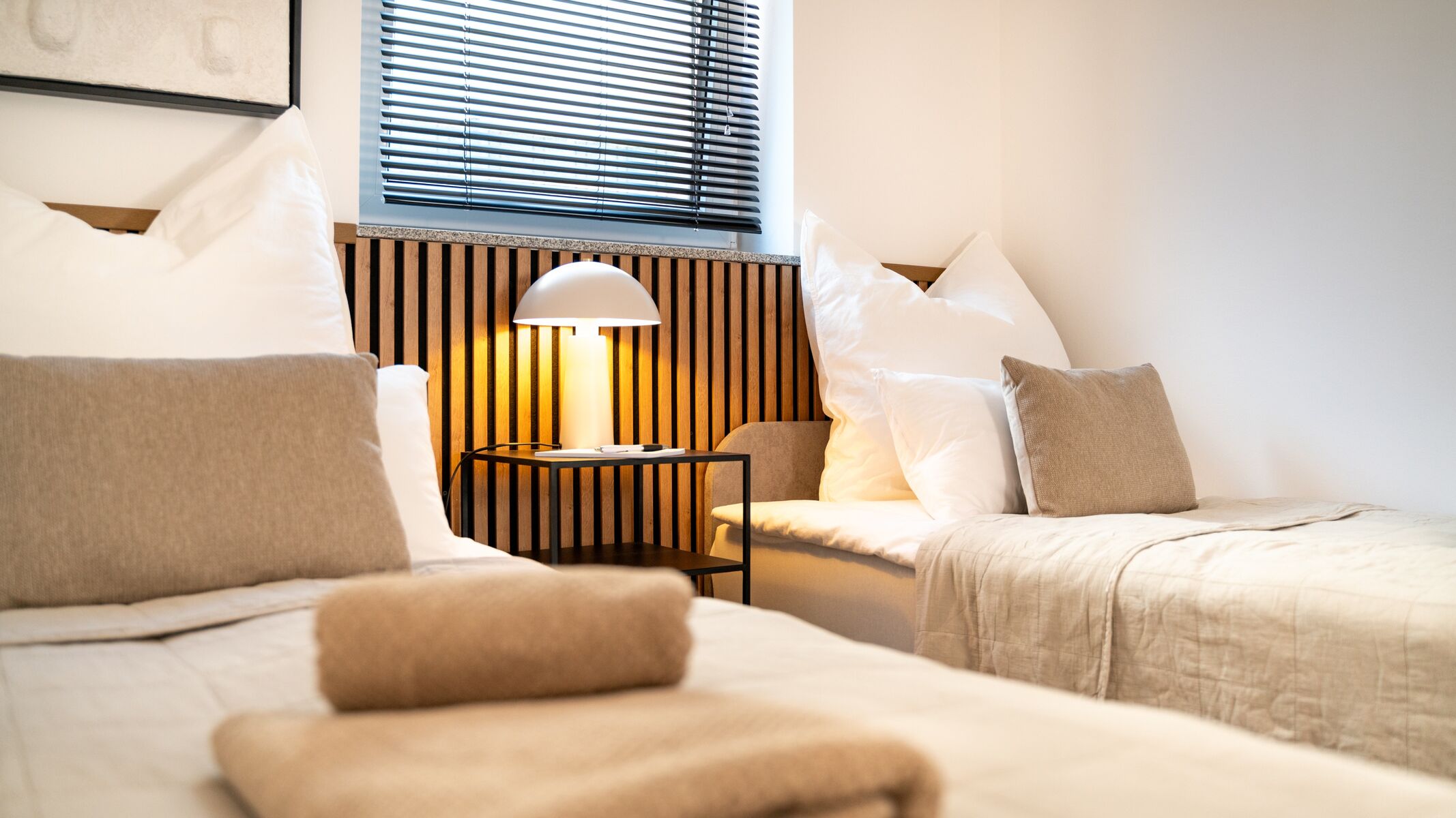 Gästezimmer mit zwei Einzelbetten
