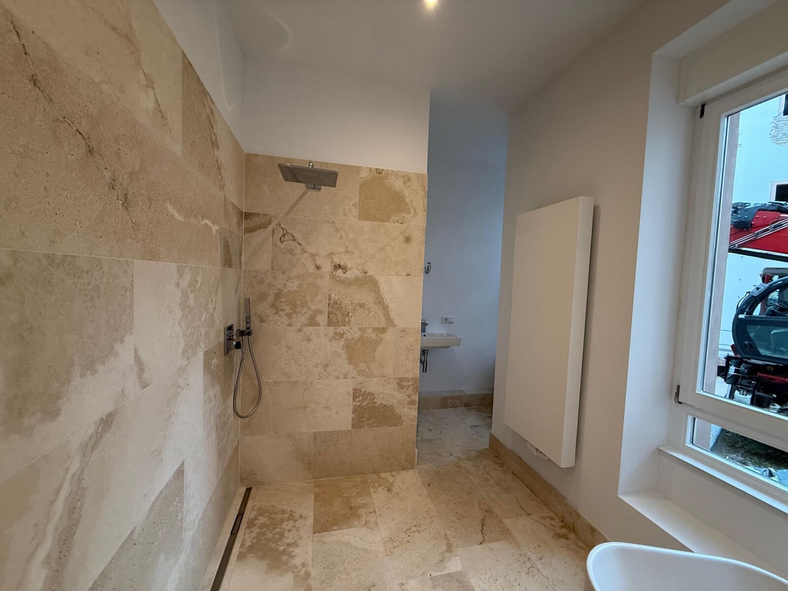 Bad Dusche Nr 1 und Badewanne, Wc