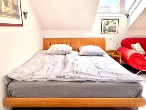 Wohnzimmer Bett