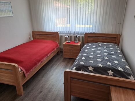 Schlafzimmer mit 2 Einzelbette
