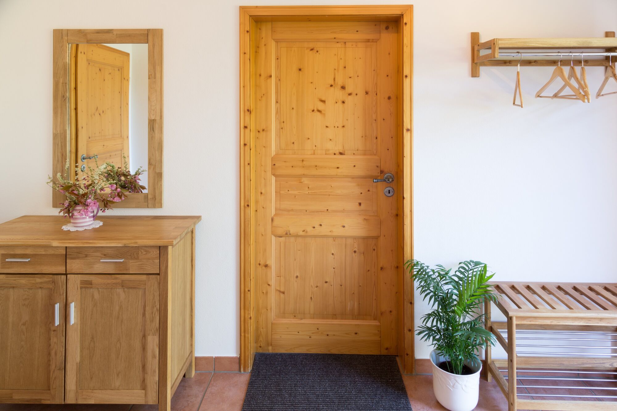 Eingang mit Garderobe Attelblick