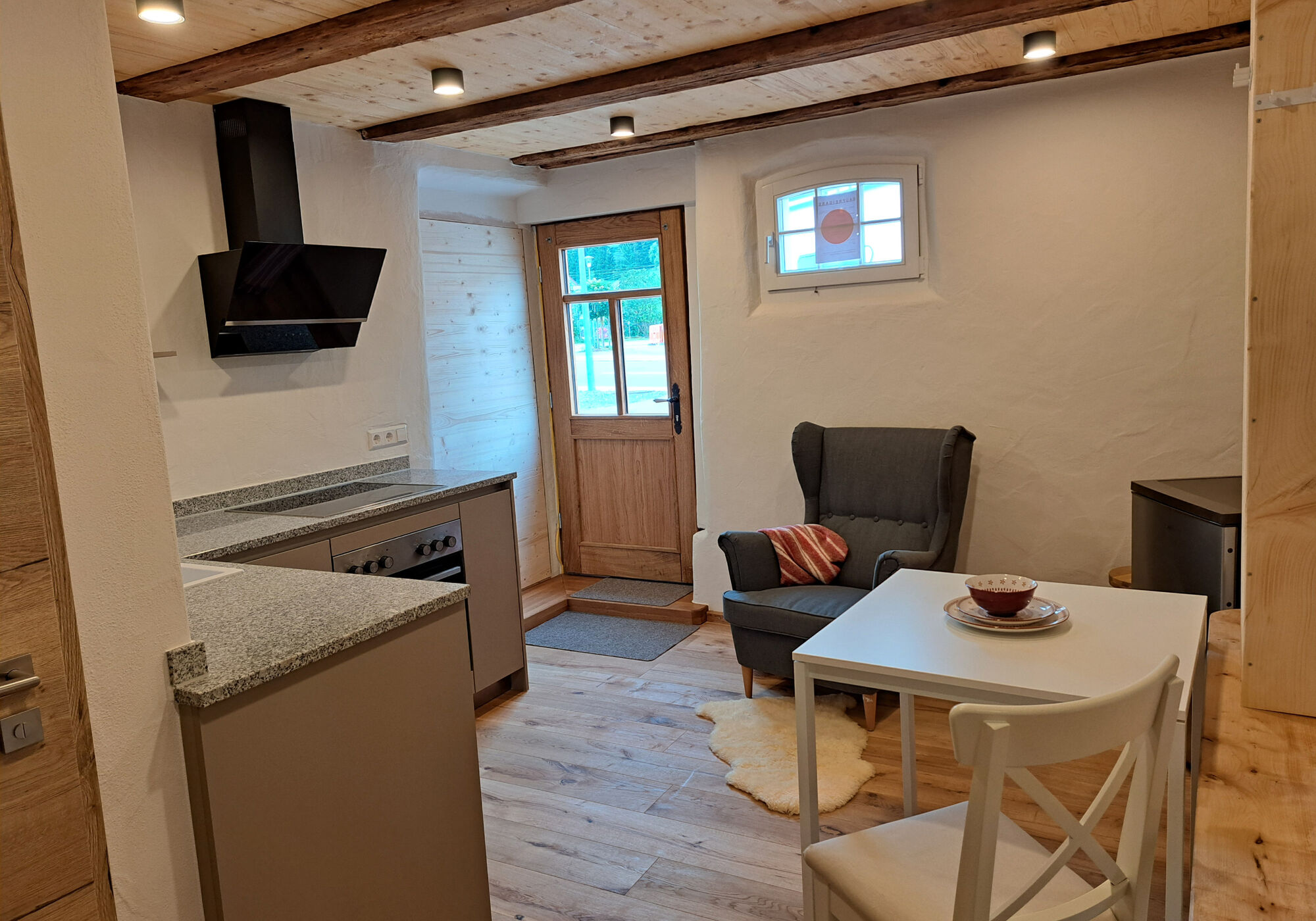 Gustävle / Wohnung EG ca. 40 m² / Küche mit Waschmaschine