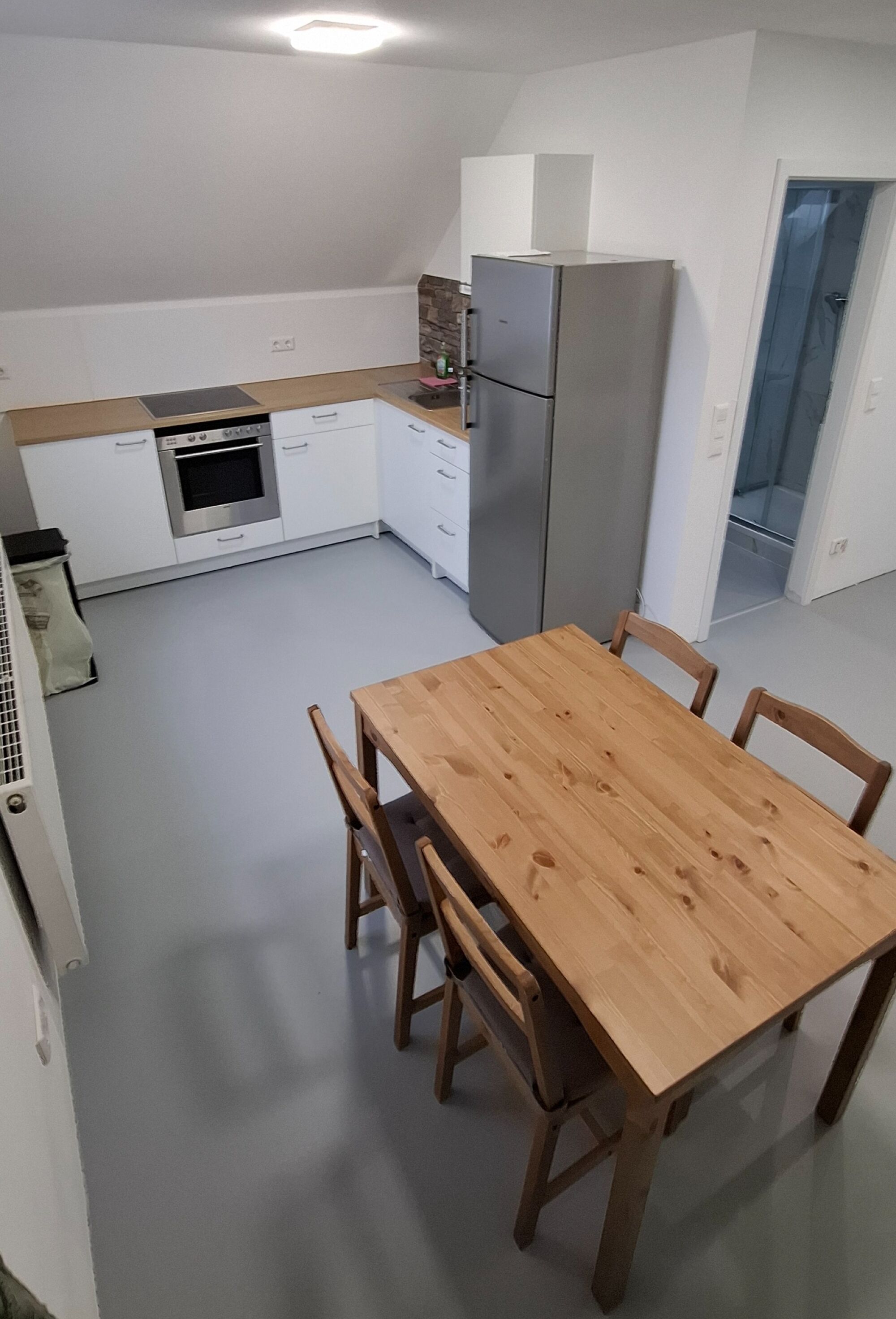 DG Rechte Wohnung Küche mit Essbereich