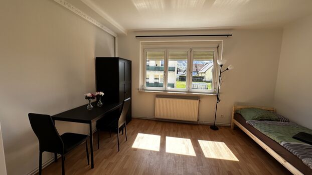 Monteur-Arbeiter Wohnung in Gewerbe-und Industriegebiet Nähe Bild 3