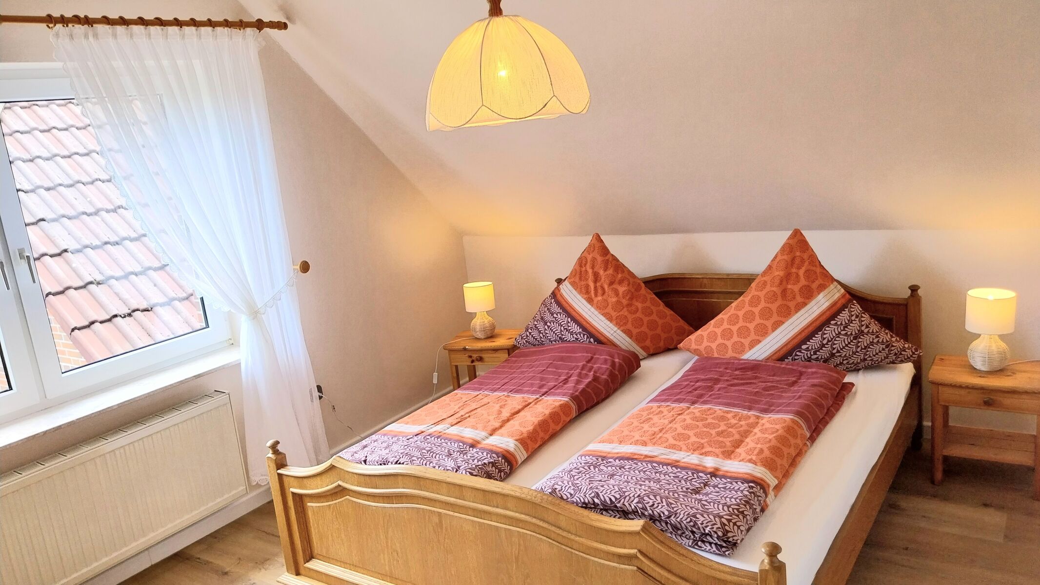 Schlafzimmer 1 mit Doppelbett