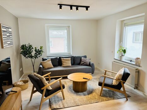 Monteurhaus Schwandorf- 3 Wohnungen||20 Einzelbetten||Küche