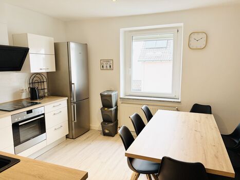 vollausgestatte Küche mit 8 Sitzplätzen