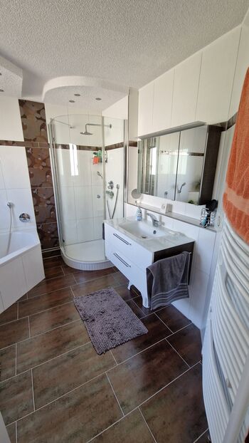 Alexs House Picture 5