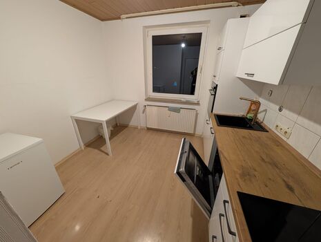 Große Monteurwohnung mit 3 Zimmern, Küche, Badezimmer,Balkon Bild 5