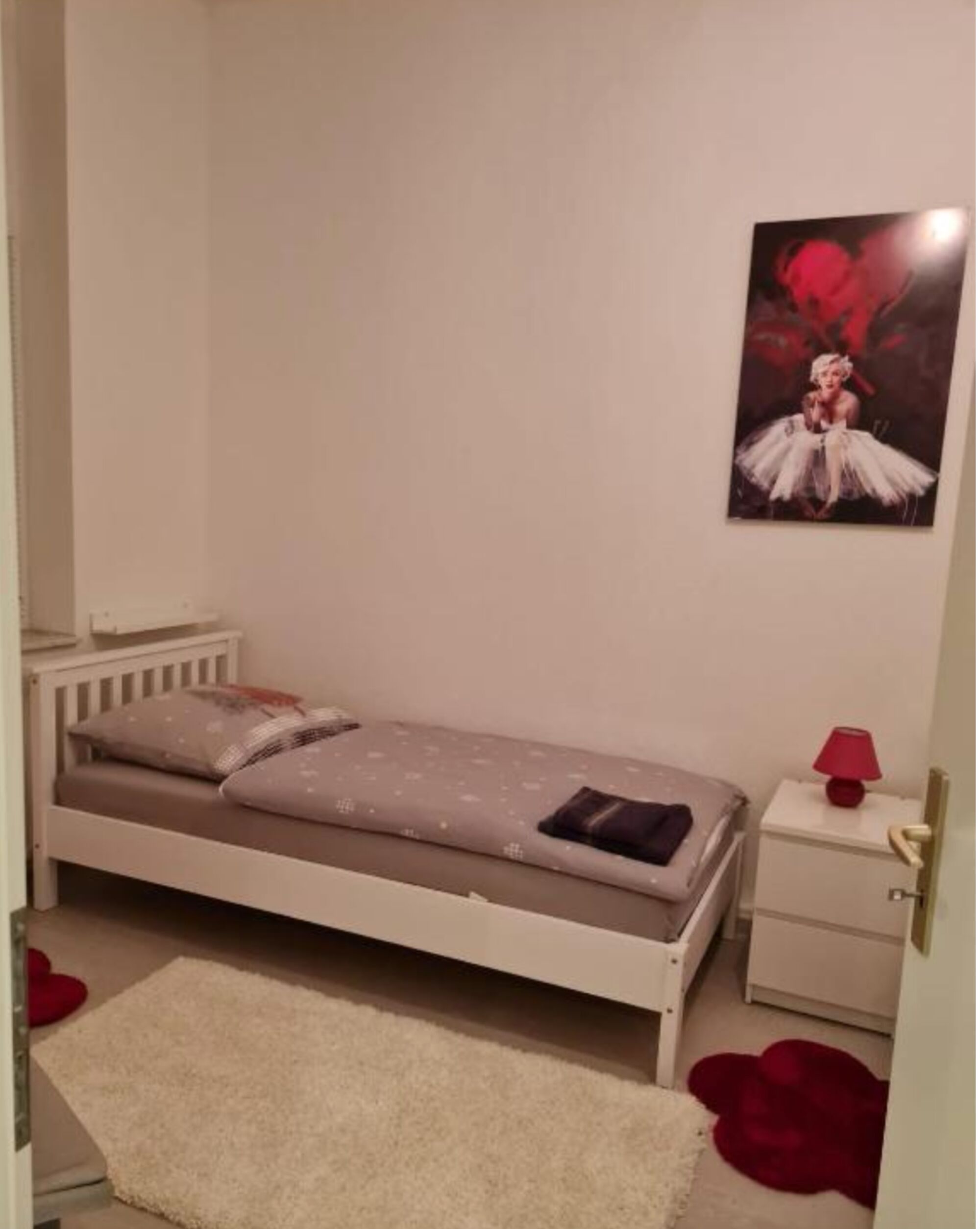 Wohnung 1: 2 Einzelbetten + 1 Doppelbett (Schlafzimmer 2)