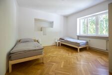 Zentrales Wohnen mit Garten in München Picture 2