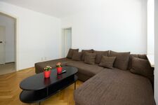 Zentrales Wohnen mit Garten in München Picture 8