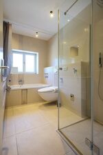 Zentrales Wohnen mit Garten in München Picture 3