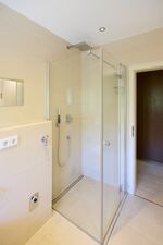 Zentrales Wohnen mit Garten in München Picture 5