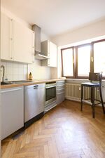 Zentrales Wohnen mit Garten in München Picture 9