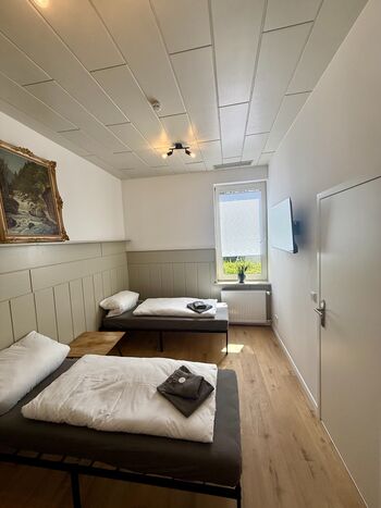 Pension Üfinger Hof – direkt am Industriegebiet