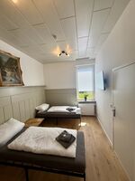 Pension Üfinger Hof – direkt am Industriegebiet Bild 1