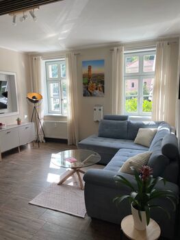 2-Raumwohnung mit Doppelbett und Schlafcouch