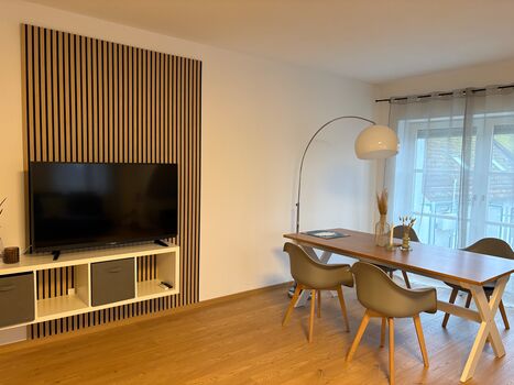 Stilvolle Fewo mit großem, modernem Wohn-Esszimmer und offen