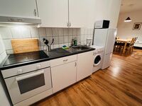 Balkony | PS4-Gaming | WI-FI | Washing-Machine | Kitchen Bild 5
