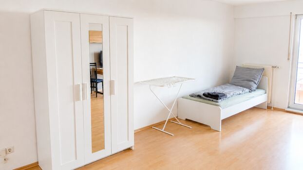 Lumini Apartments | Kabelsketal Flughafen BMW Porsche Halle Bild 2