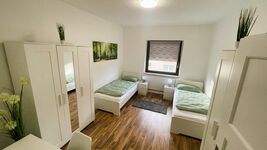 Monteursunterkunft vollmöbliert 4 Personen Arbeiterwohnung Bild 1