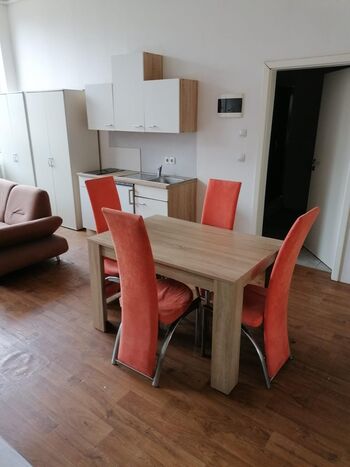 GroßzügigeWohnung nah an Wanderwegen, Öffis und Innenstadt Bild 5