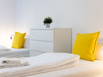 Moderne Monteurwohnung nähe Dortmund Platz für große Gruppen Bild 1
