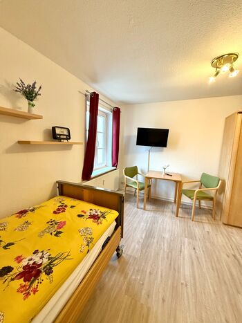 Schlösschen am Rhinufer Bild 2