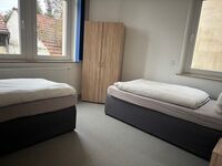 Schlafzimmer 1 Blick nach rechts modernisiertes Apartment