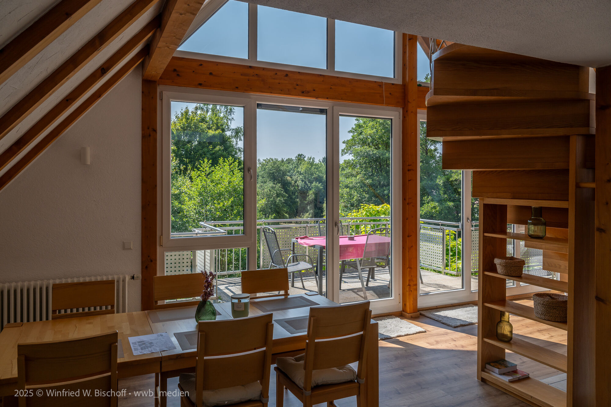 Essbereich und Balkon Appartement