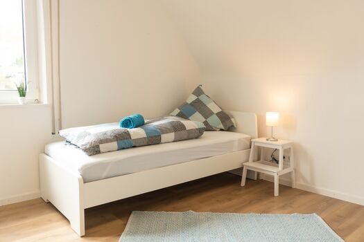 Gemütlich eingerichtetes möbliertes Großraumapartment