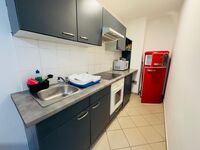 Dein Apartment auf Zeit # Parking/Highway/Subway Picture 4