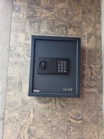 Schlüsselsave neben der Haustür