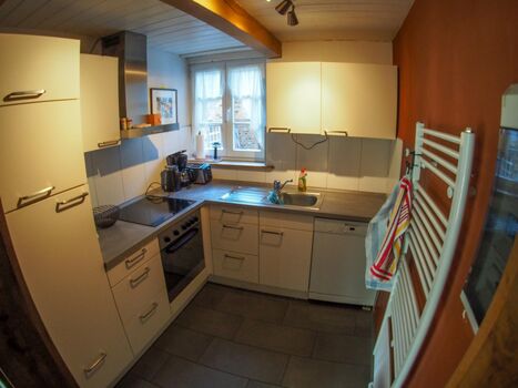 Komplete eingerichtete Küche