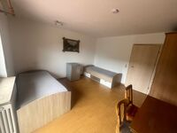 Zimmer 2 Große Wohnung