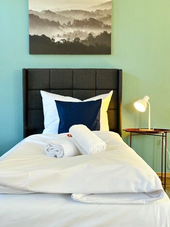 Rothenfelder Duo- 16 Personen Bild 1