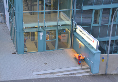 Blick auf Notaufnahme vom Hospital