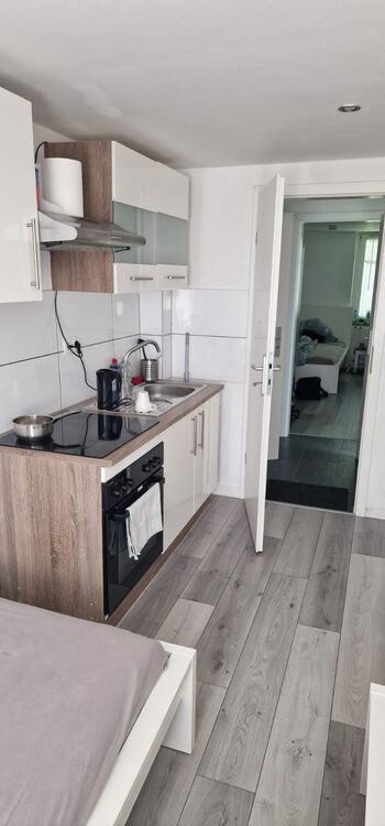 Zentral gelegen, gut ausgestattete Mitarbeiterunterkünfte Bild 2