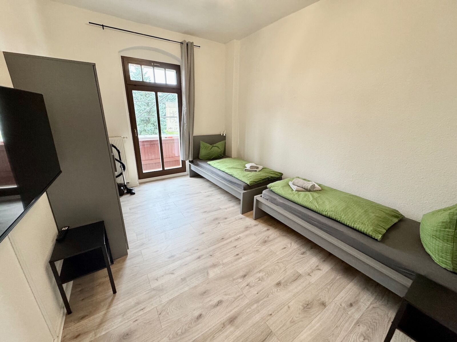 Schlafzimmer 1