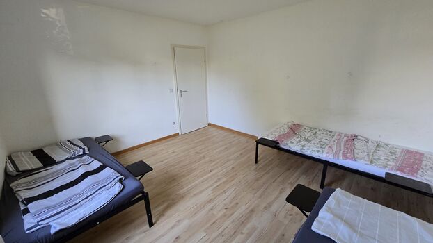 Frechen 4 Zimmer Wohnung mit 8 Betten Picture 2